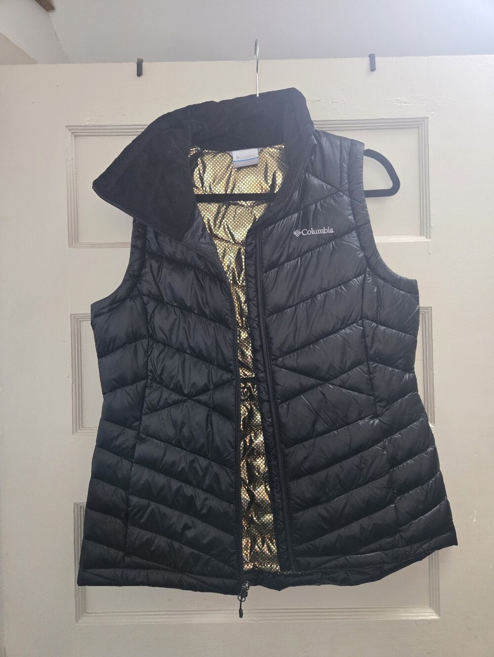 Columbia Black Packable Quilted Vest with Gold Lining